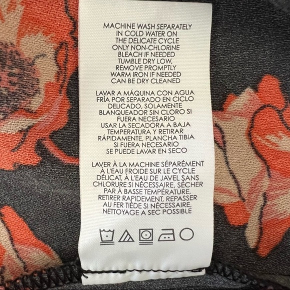 Cabi Flanders Poppy blouse with split ask style number #3251 size medium - Picture 3 of 7